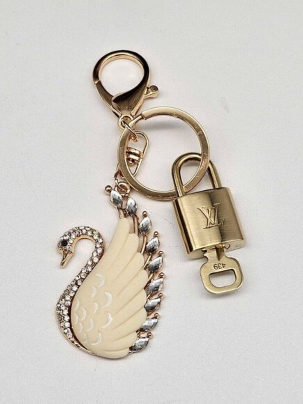 Authentic LV Louis Vuitton Gold Lock & Key 🔑Unbranded Swan Keychain Charm - Picture 6 of 10